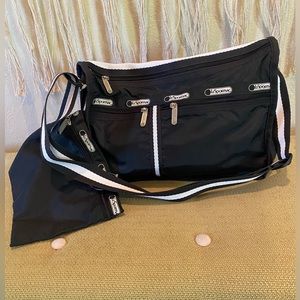LeSportsac Deluxe Everyday bag- black/white - NWOT